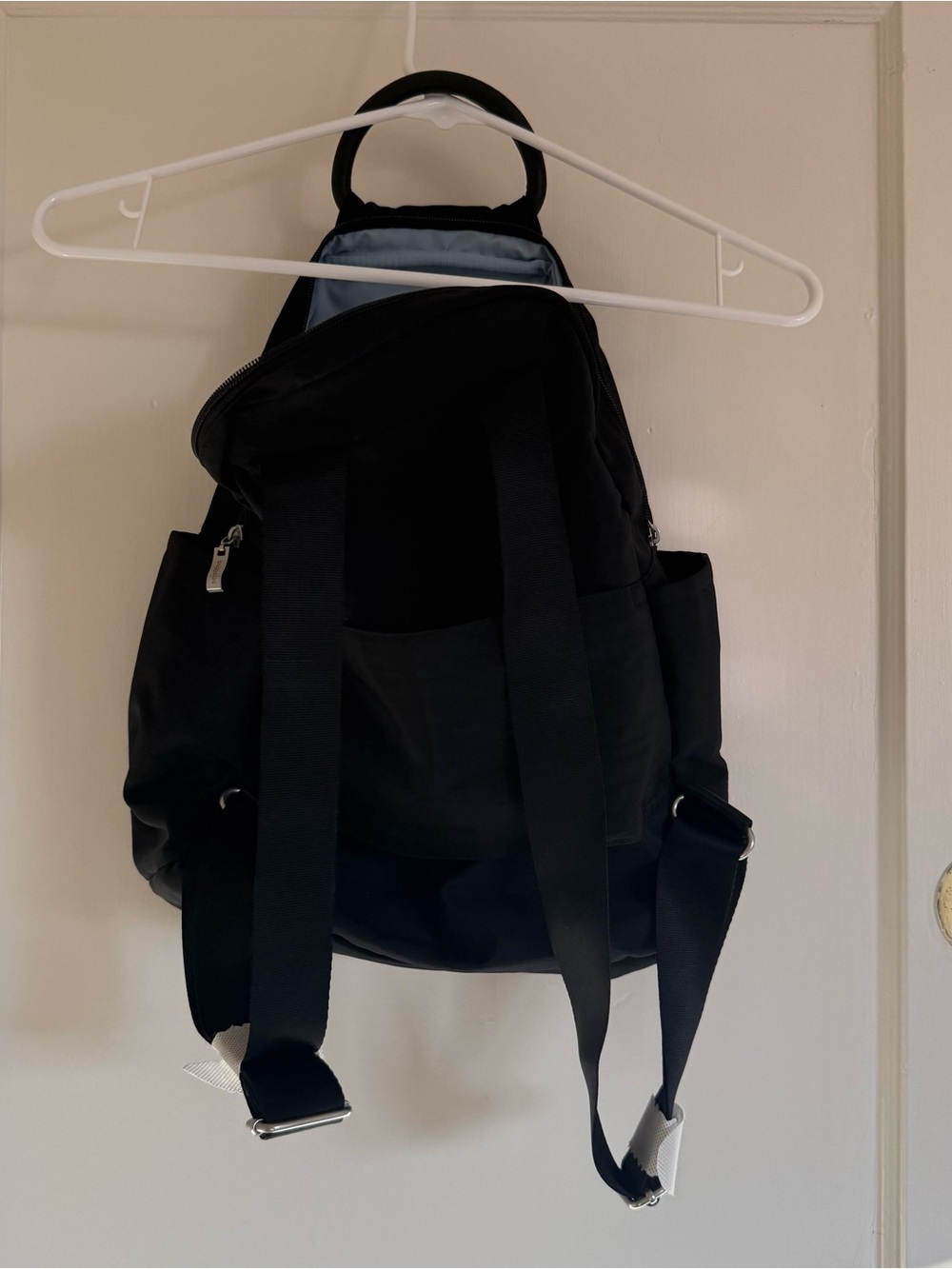 Baggallini Black Everyday Backpack with Front Zip Pocket - Picture 3 of 6